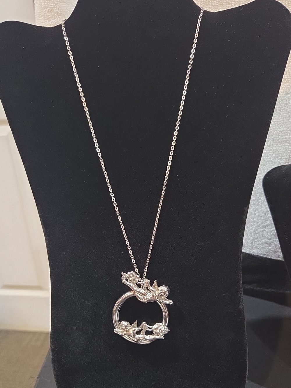 SILVERTONE NECKLACE WITH CHERUB PENDANT